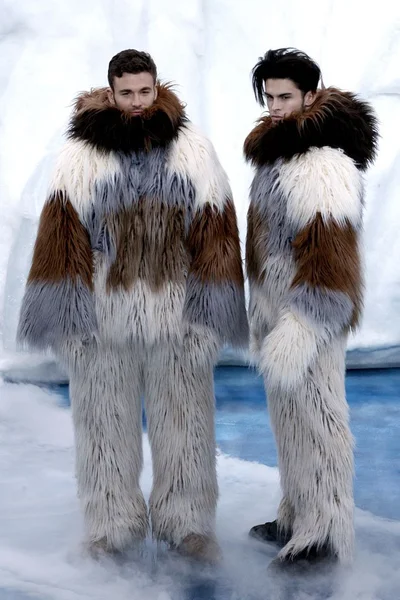 Look 2